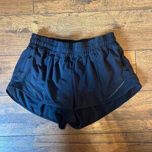 Lululemon Hotty Hot Low Rise Shorts Size 6 Black